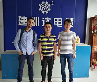 来自柬埔寨Hak客户亲自见证的案例 - 铠装电力电缆